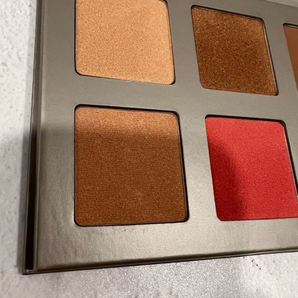 Iconic London BLAZE CHASER FACE PALETTE brand new! - Picture 9 of 9